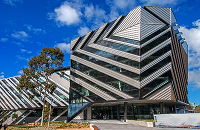 莫纳什大学