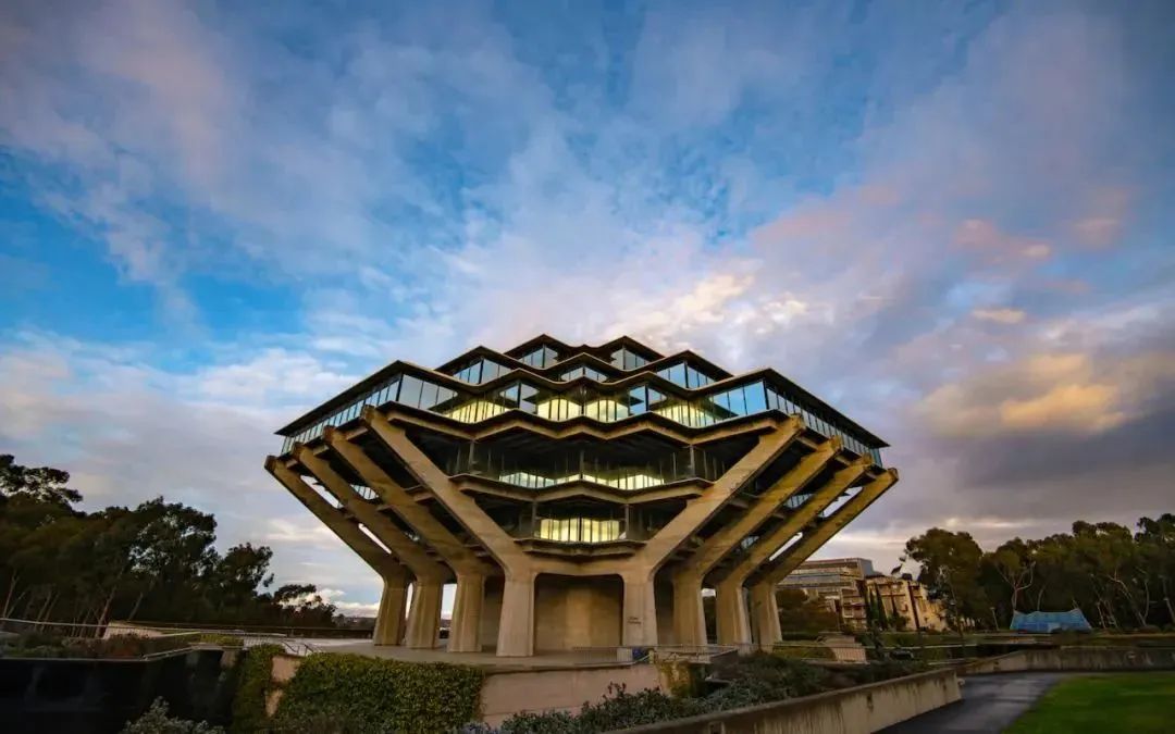 恭喜W同学成功拿到加州大学圣地亚哥分校offer！