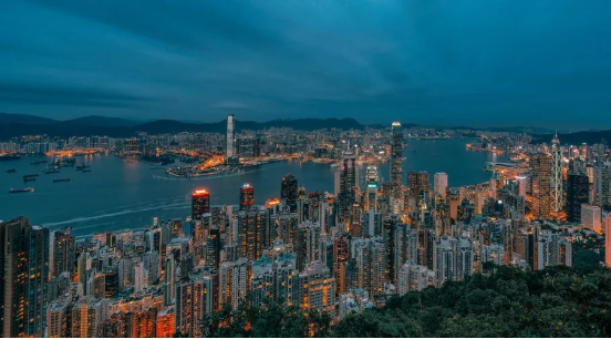 移居香港
